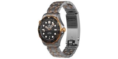 omega_seamaster_diver_300m_gold_on_steel_2