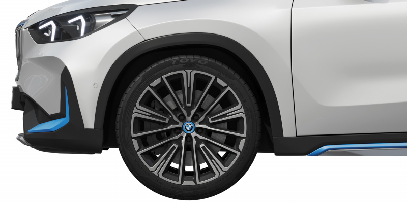 bmw_ix110