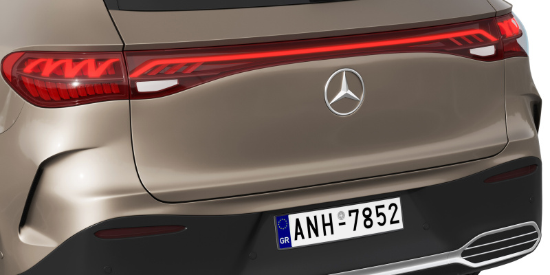 mercedes-benz_eqe_suv4