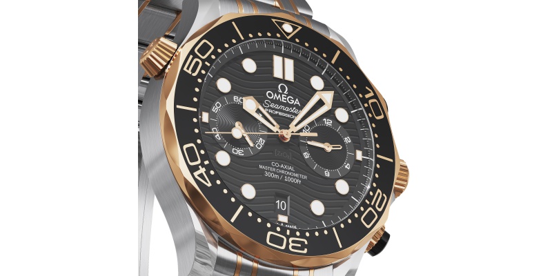 omega_seamaster_diver_300m_44mm_gold_on_steel_4